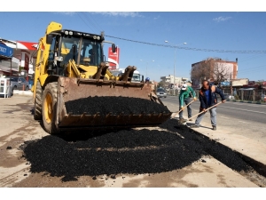 Aliağa’da Asfalt Ve Yama Ekibi Sahada