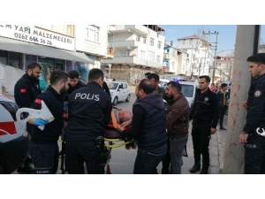 Kamyonetin Çarptığı Engelli Vatandaş Yaralandı