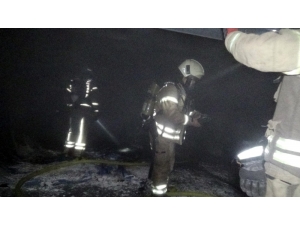 Otoparkta Araçlar Yandı, Sahipleri Birbirine Girdi