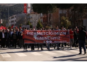 Şehitler İçin Bayrak Yürüyüşü