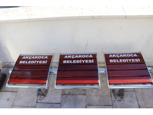 Akçakoca’da Oturma Bankları Yapımına Başladı