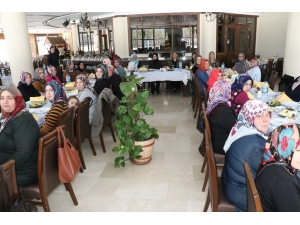 Özel Öğrencilerin Özel Aileleri İle Bir Araya Geldi