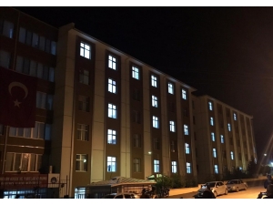 Öğrenciler Yurdun Işıklarıyla Tsk Yazdı