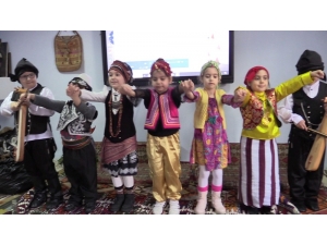 Minikler Karadeniz Kültürüyle Tanıştı, Horon Tepip Hamsi Tava Yaptı