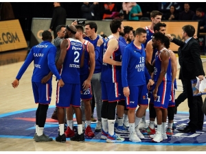 Lider Anadolu Efes’in Konuğu Olympiakos