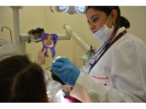 Gülüş Tasarımı İle Daha Genç Görünebilirsiniz