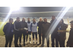 Öğrencilerden Bb Erzurumspor’a Destek Ziyareti