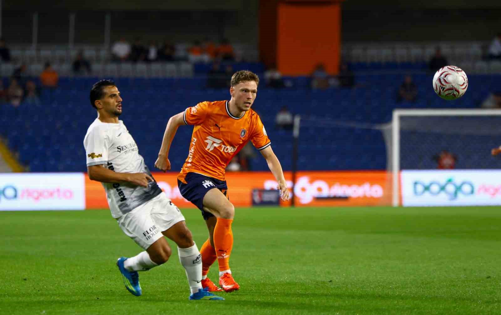 trendyol-super-lig-basaksehir-fk-2-genclerbirligi-0-ilk-yari