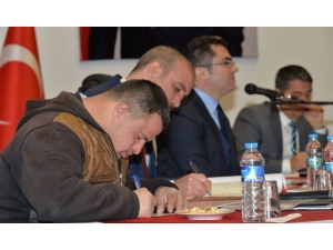 Vali Memiş Muhtarları Dinledi, Down Sendromlu Kadir Not Aldı
