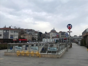Saldırgan Koca, Boşanma Aşamasındaki Eşine Sokak Ortasında Bıçakla Saldırdı