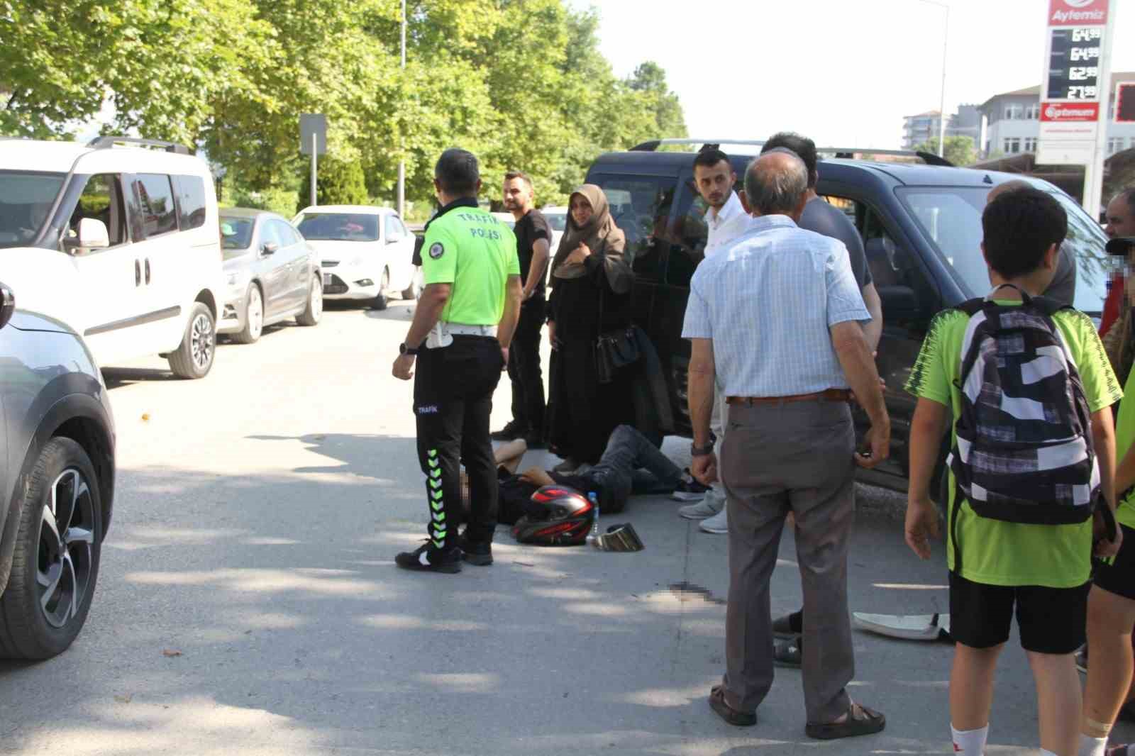 carsamba-da-otomobille-motosiklet-carpisti-1-yarali