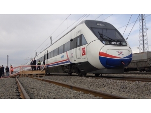 Ulaştırma Bakanı Turhan, Ankara-sivas Yht Hattında İlk Test Sürüşünü Yaptı