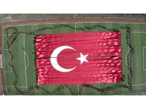 Adıyaman’da Dev Türk Bayrağı Ve Türkiye Haritasıyla Askere Selam