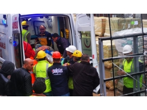 Nazilli’de İnşaat İskelesi Devrildi, 1 İşçi Yaralandı