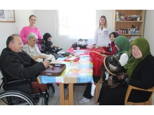 Engellilerin El Emekleri Yurt Dışında Satılıyor