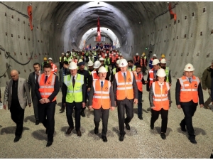 Badal Tüneli’nde Işık Göründü
