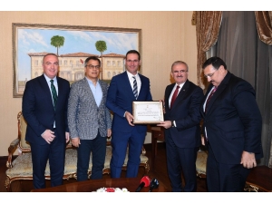 Depremzedeleri Yalnız Bırakmayan Hayırseverlere Teşekkür Belgesi