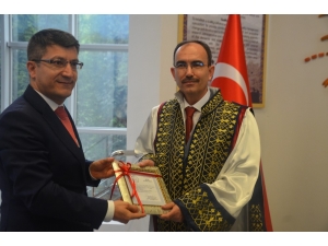 Bilecik Şeyh Edebali Üniversitesinin Yeni Rektörü Göreve Başladı