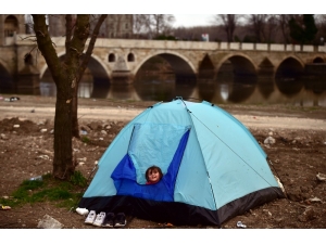 Göçmenlerin Avrupa’ya Geçmek İçin Bekleyişi Sürüyor