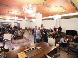 Başkan Arı, Halk Günü Buluşmalarında Vatandaşlarla Bir Araya Geldi