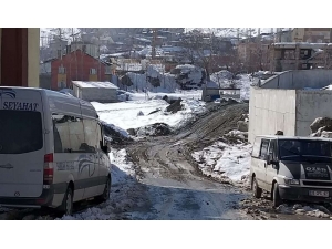 Hakkari’de Yol Onarım Çalışması