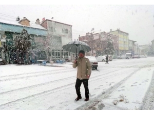 Denizli’nin Yüksek Kesimlerinde Kar Yağışı Etkili Olmaya Başladı