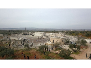 Rejim Sivillere Uykuda Saldırdı