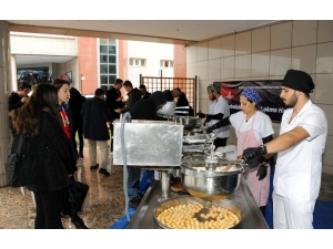 Adü’de İdlib Şehitleri Hayrına Lokma Döküldü