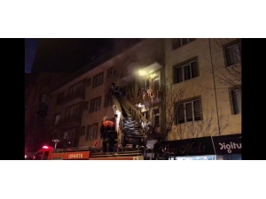 Öğrenci Apartındaki Yangın Korkuttu