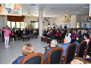 Tarsus’ta ’8 Mart Dünya Kadınlar Günü’ Kutlanıyor