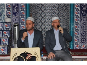 Gençler Tüm Şehitler İçin Mevlit Okuttu