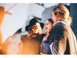 Kadınlar Erkeklerden Daha Mutlu Oldu