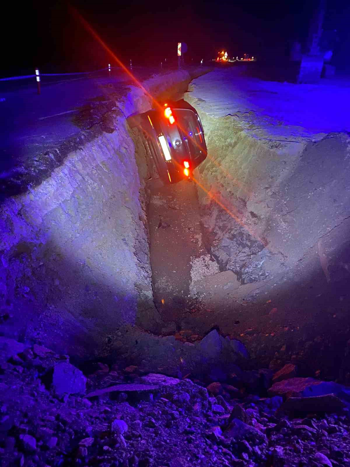 isparta-da-cukura-devrilen-otomobilin-surucusu-yaralandi