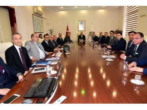 Vali Deniz Kaymakamlarla Bir Araya Geldi