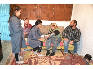 Bozyazı’da Öğrenciler Bakıma Muhtaçlara Gönüllü Hizmet Veriyor