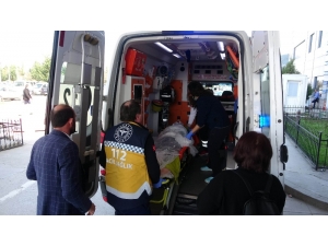 Yangında Evde Mahsur Kalan Kadını Komşular Ölümden Kurtardı