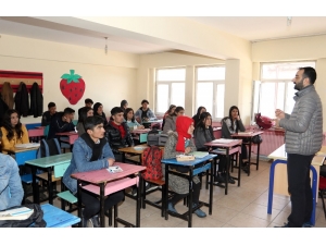 Van Büyükşehir Belediyesinden Kırsaldaki Öğrencilere Deprem Eğitimi