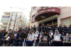 Evlat Nöbetindeki Ailelerden Hdp’lilere 8 Mart Tepkisi