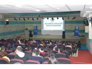 Muş’ta “Siber Güvenlik Ve Sosyal Ağ” İle “Rol Model Polislik” Projeleri Anlatıldı