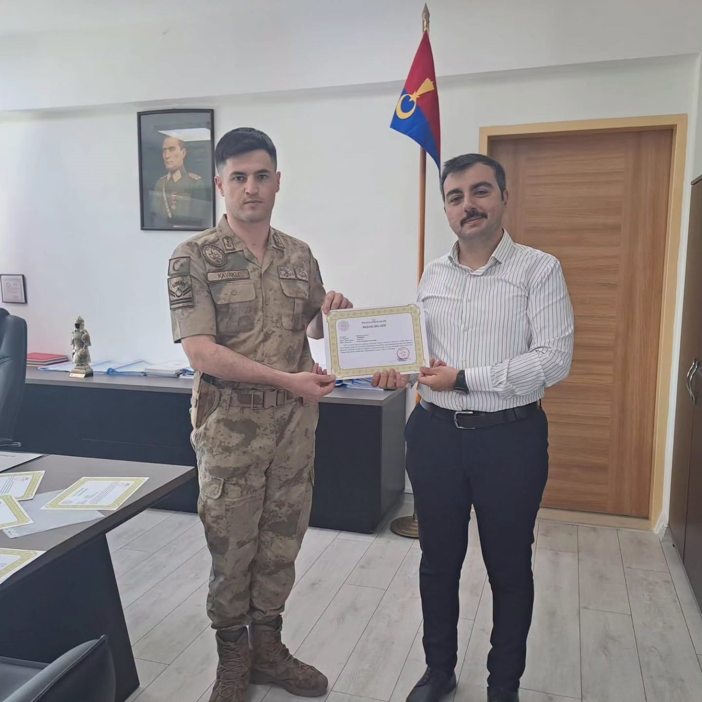 dicle-kaymakami-atis-tan-jandarma-personeline-basari-belgesi