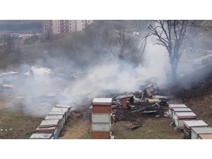 Arıların Bakımı İçin Bıraktığı Kovan Körüğü Yangın Çıkardı
