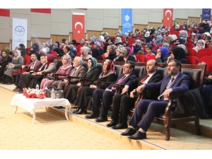 Ağrı’da ’Hakları Ve Saygınlığı İle İslam’da Kadın’ Konferansı Düzenlendi