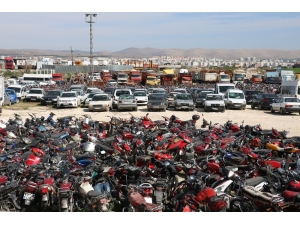 Şanlıurfa’da Binlerce Araç Çürümeye Terk Edildi
