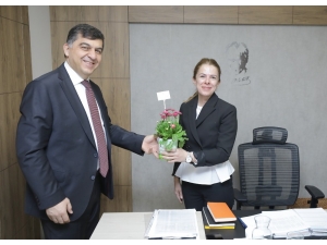 Fadıloğlu, Kadın Personelleri Tebrik Etti