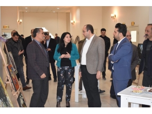 Şiddet Gören Kadınlar Anısına Resim Sergisi Açtı