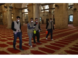 Mescid-i Aksa’nın Sterilizasyonu Başladı