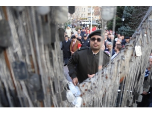 İdlib Şehitlerinin Künyeleri Şehit Ağacı’na Asıldı