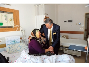 Başkan Topaloğlu’dan Hastalara Geçmiş Olsun Ziyareti