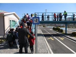 Trafik Eğitim Parkında Çocuklara Trafik Eğitimi Verildi