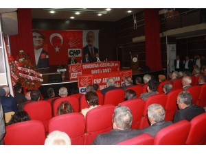 ’Demokrasi Ve Hukuk’ Konulu Konferans Düzenlendi